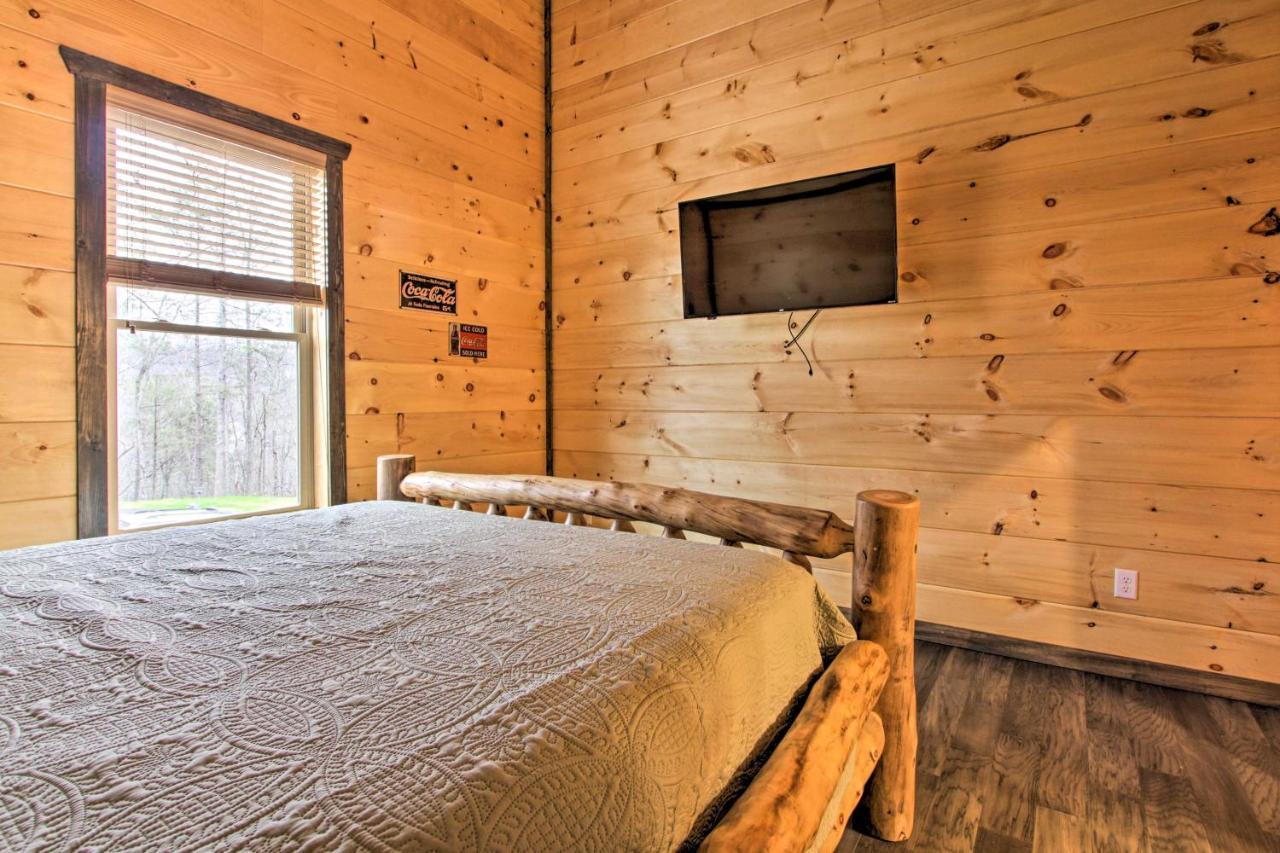 Luxe Cabin With Home Theater Less Than 2 Miles To แกตลิงเบิร์ก ภายนอก รูปภาพ