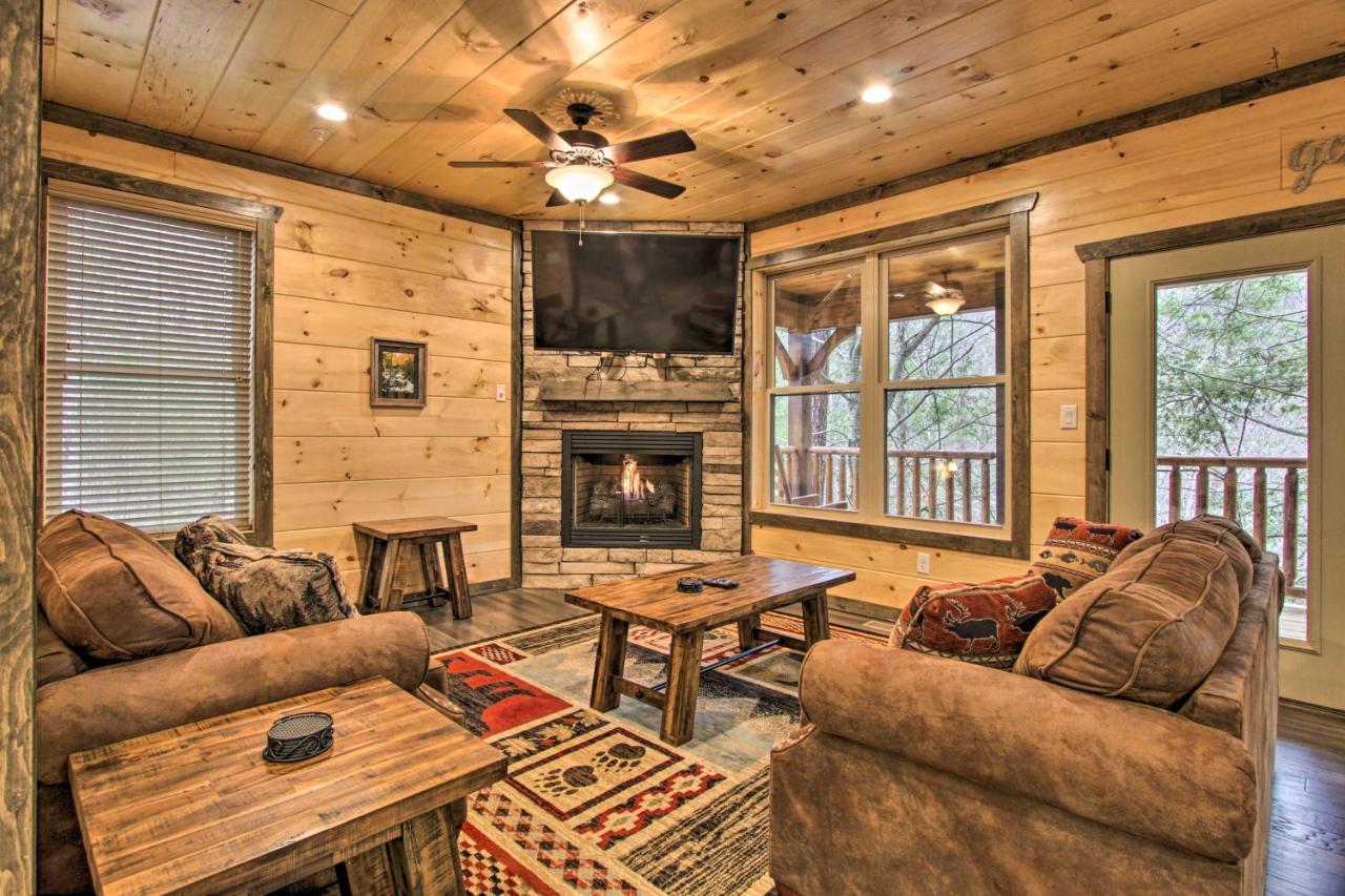 Luxe Cabin With Home Theater Less Than 2 Miles To แกตลิงเบิร์ก ภายนอก รูปภาพ