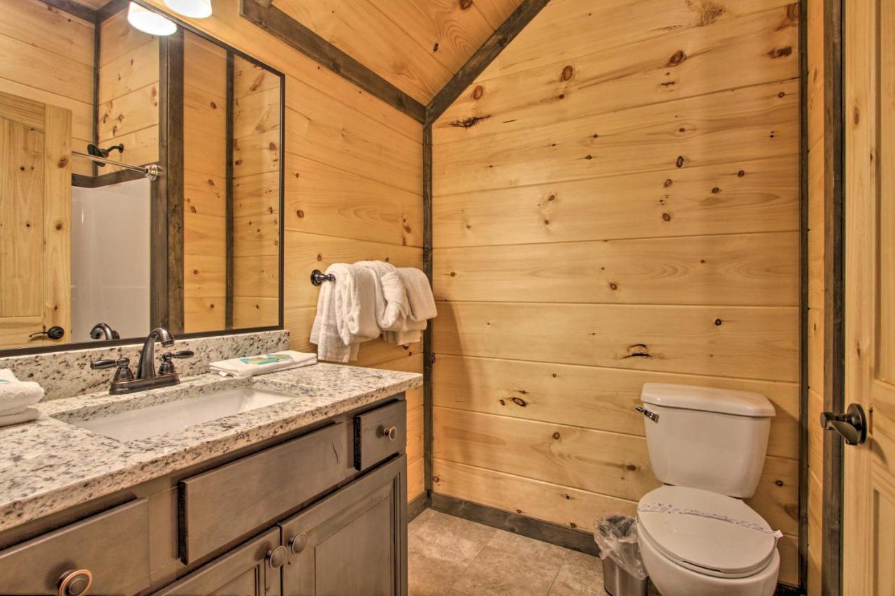 Luxe Cabin With Home Theater Less Than 2 Miles To แกตลิงเบิร์ก ภายนอก รูปภาพ