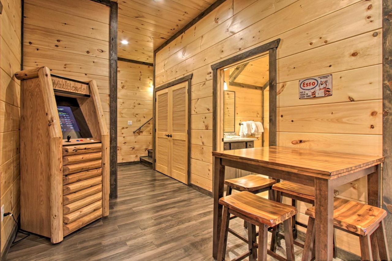 Luxe Cabin With Home Theater Less Than 2 Miles To แกตลิงเบิร์ก ภายนอก รูปภาพ