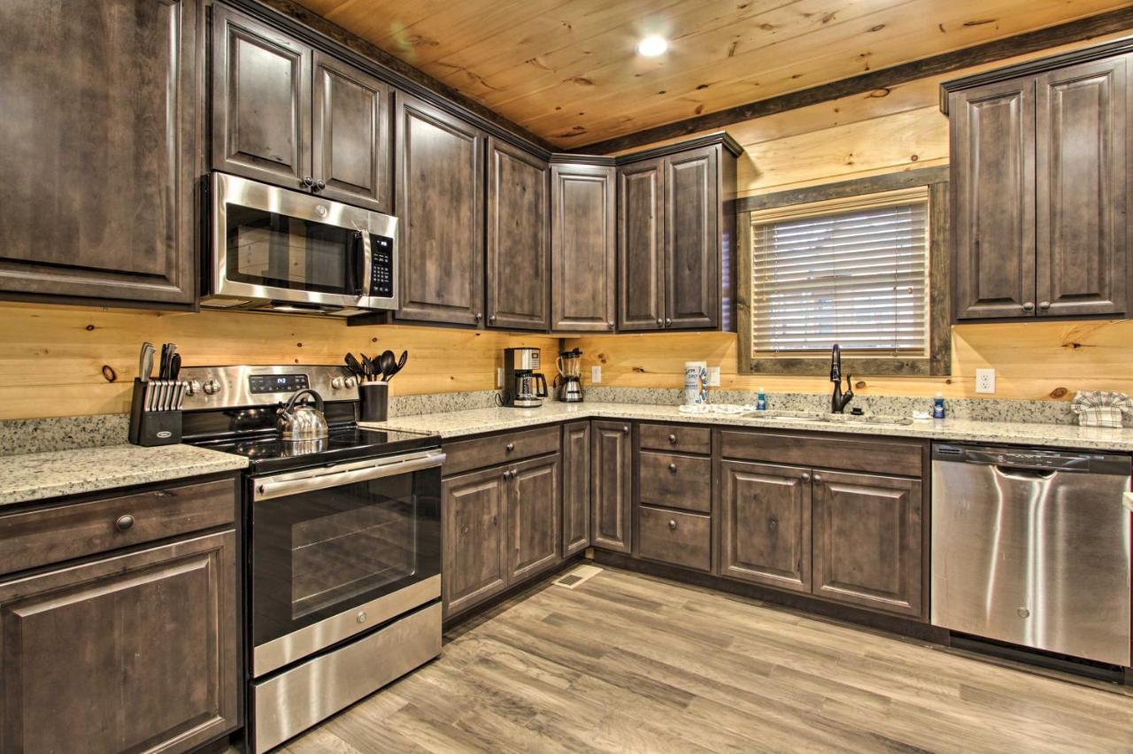 Luxe Cabin With Home Theater Less Than 2 Miles To แกตลิงเบิร์ก ภายนอก รูปภาพ