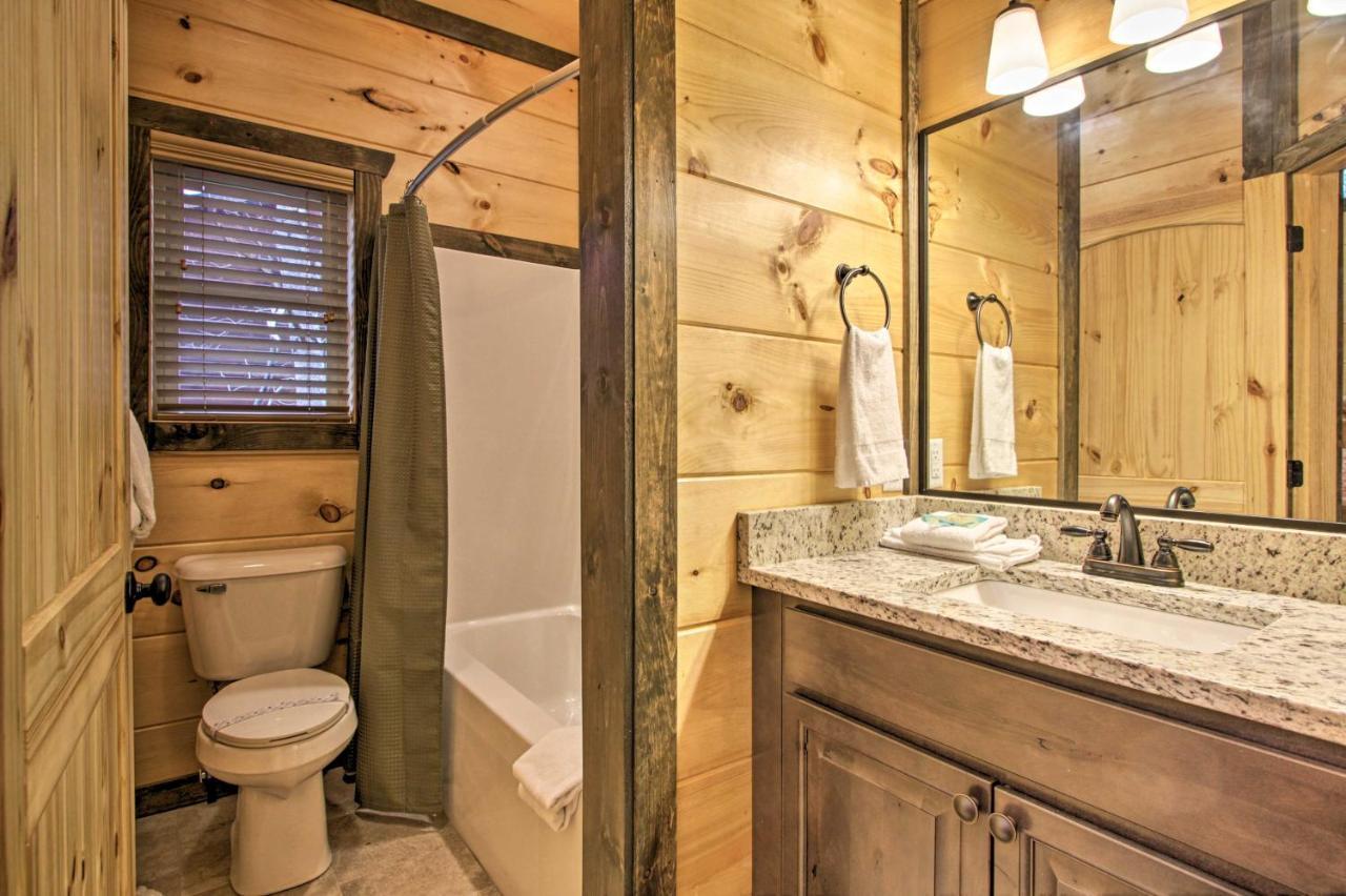 Luxe Cabin With Home Theater Less Than 2 Miles To แกตลิงเบิร์ก ภายนอก รูปภาพ