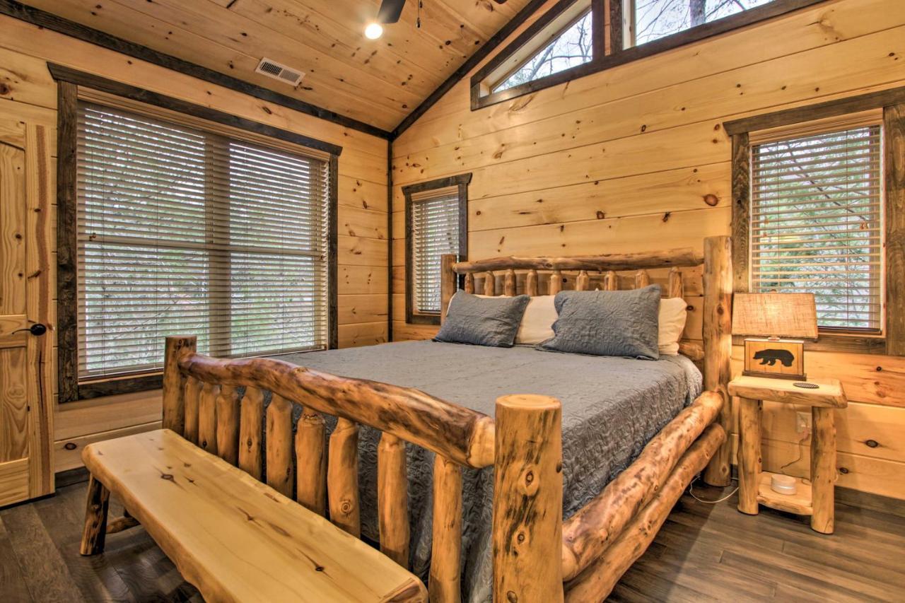 Luxe Cabin With Home Theater Less Than 2 Miles To แกตลิงเบิร์ก ภายนอก รูปภาพ