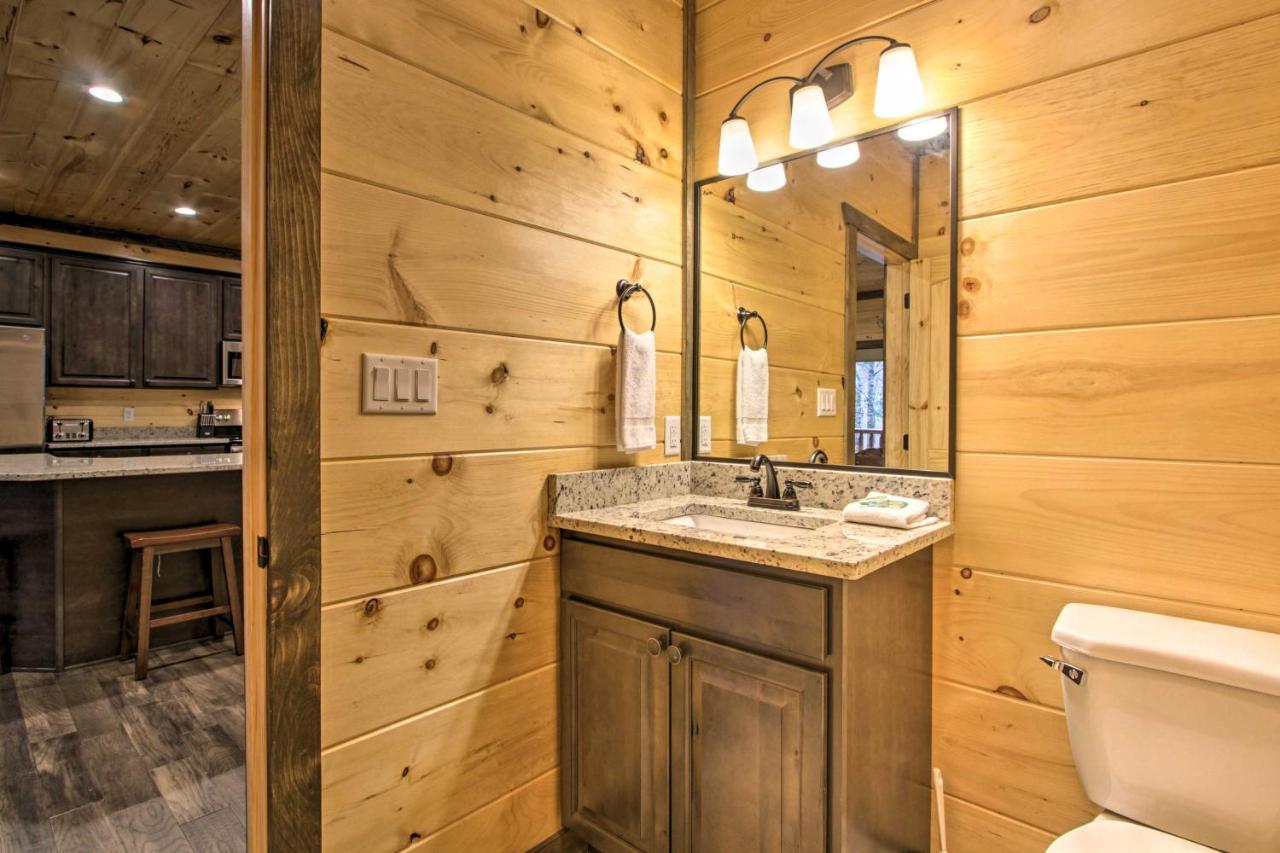 Luxe Cabin With Home Theater Less Than 2 Miles To แกตลิงเบิร์ก ภายนอก รูปภาพ