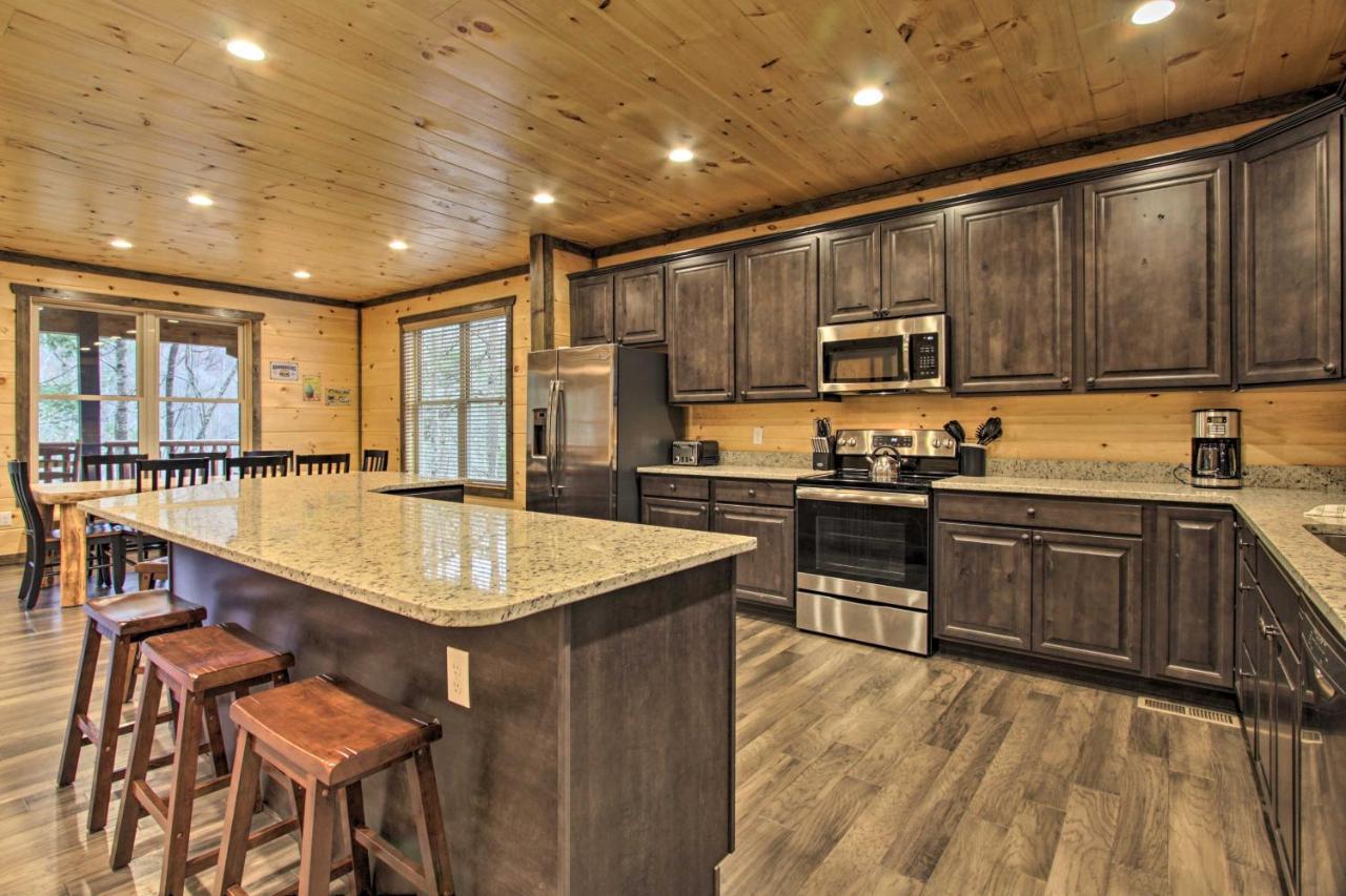 Luxe Cabin With Home Theater Less Than 2 Miles To แกตลิงเบิร์ก ภายนอก รูปภาพ