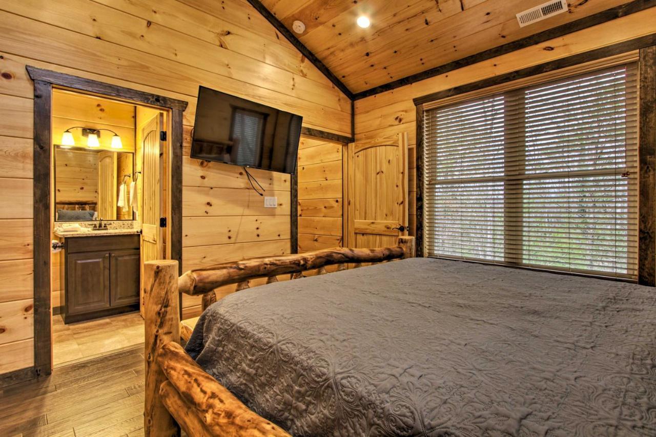 Luxe Cabin With Home Theater Less Than 2 Miles To แกตลิงเบิร์ก ภายนอก รูปภาพ