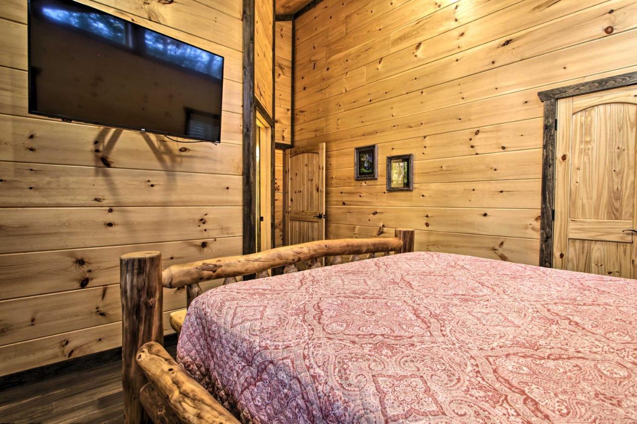 Luxe Cabin With Home Theater Less Than 2 Miles To แกตลิงเบิร์ก ภายนอก รูปภาพ