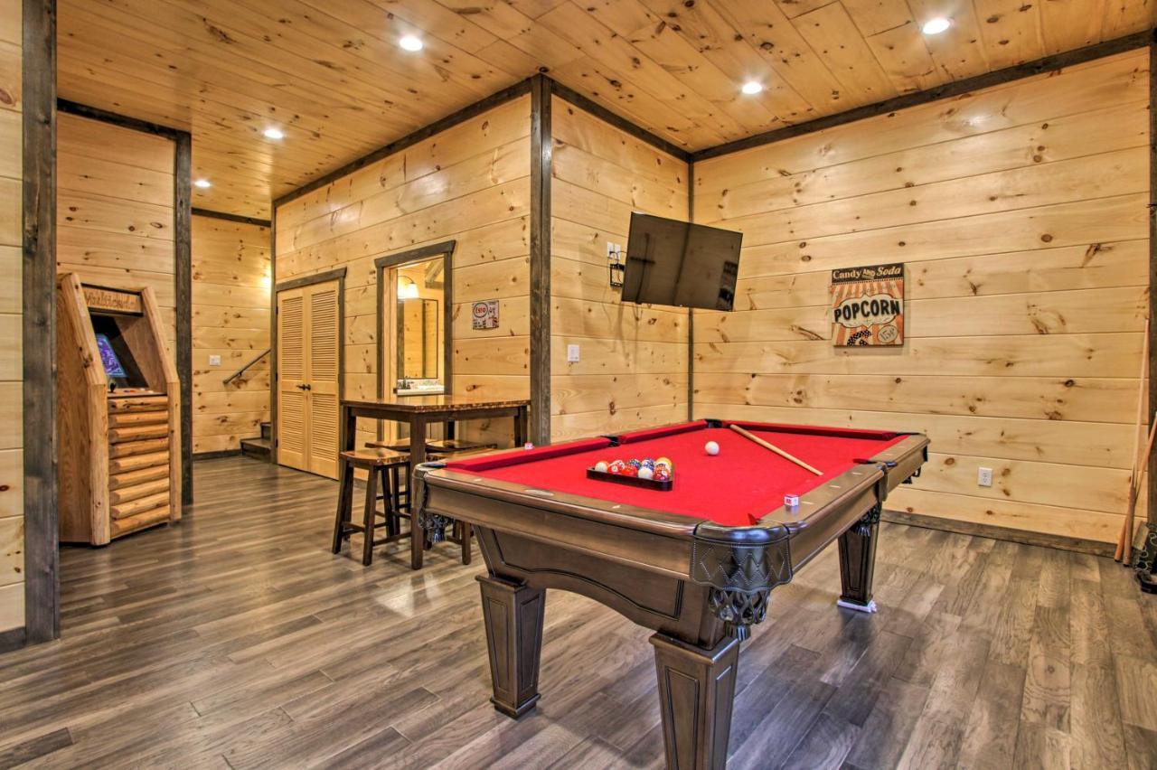 Luxe Cabin With Home Theater Less Than 2 Miles To แกตลิงเบิร์ก ภายนอก รูปภาพ