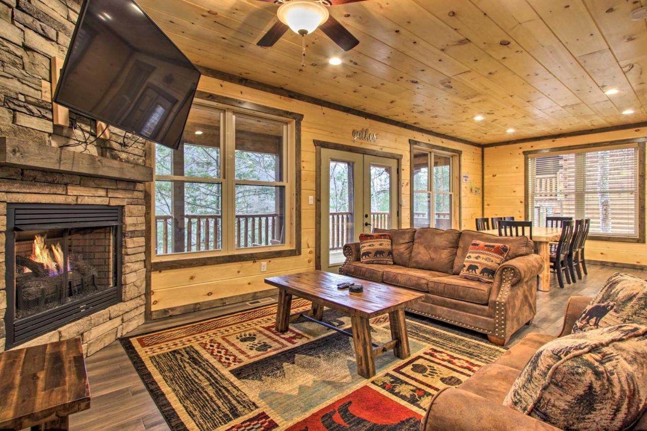 Luxe Cabin With Home Theater Less Than 2 Miles To แกตลิงเบิร์ก ภายนอก รูปภาพ