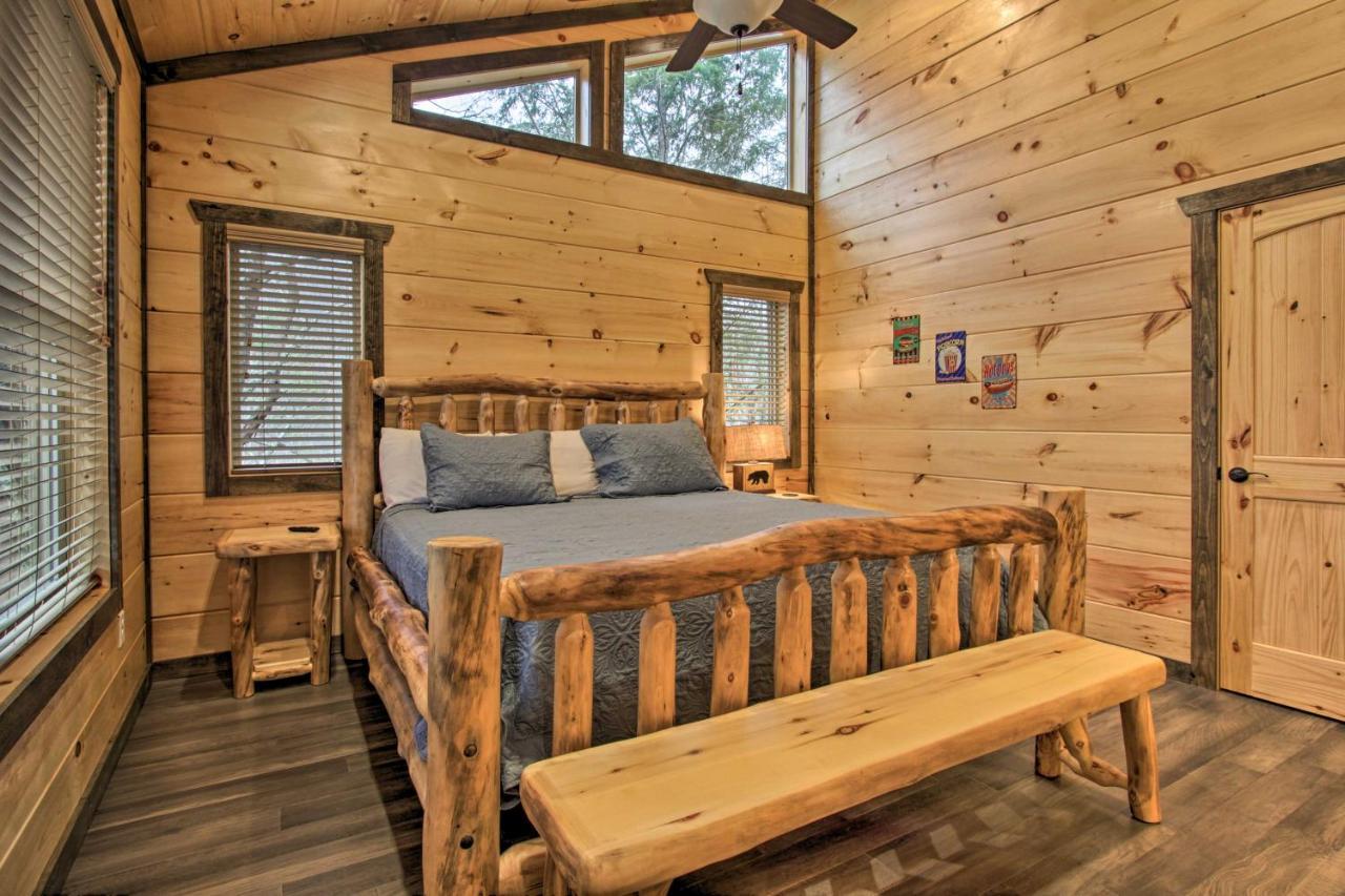Luxe Cabin With Home Theater Less Than 2 Miles To แกตลิงเบิร์ก ภายนอก รูปภาพ